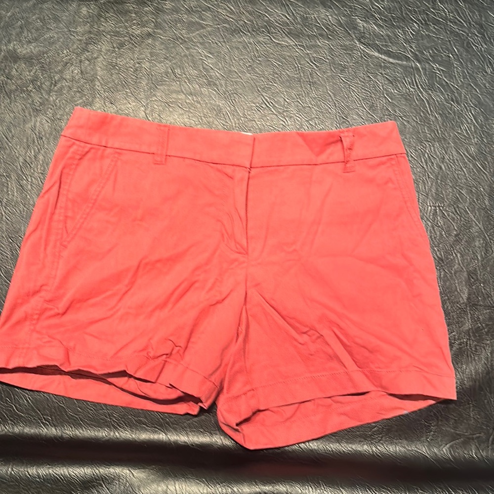 J Crew 100% cotton women’s shorts. Size 8
5 in